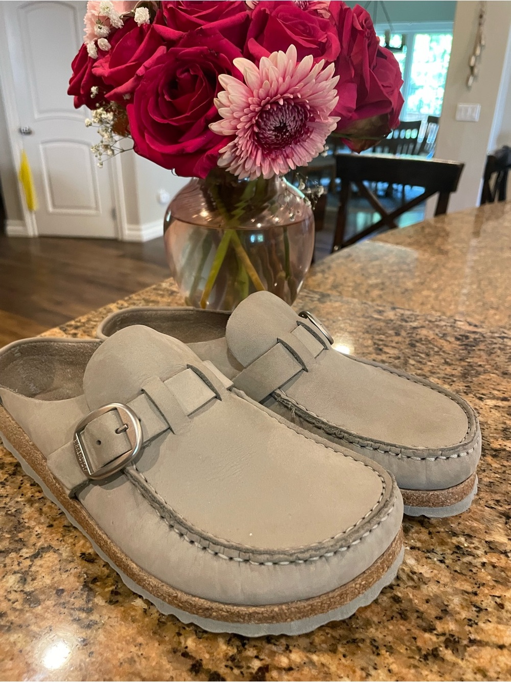 Birkenstock Buckley - size 39 narrow. Like new! Light Gray